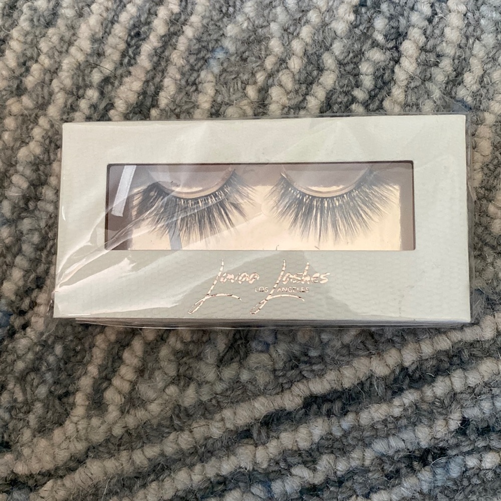 NIB Lavaa Lashes